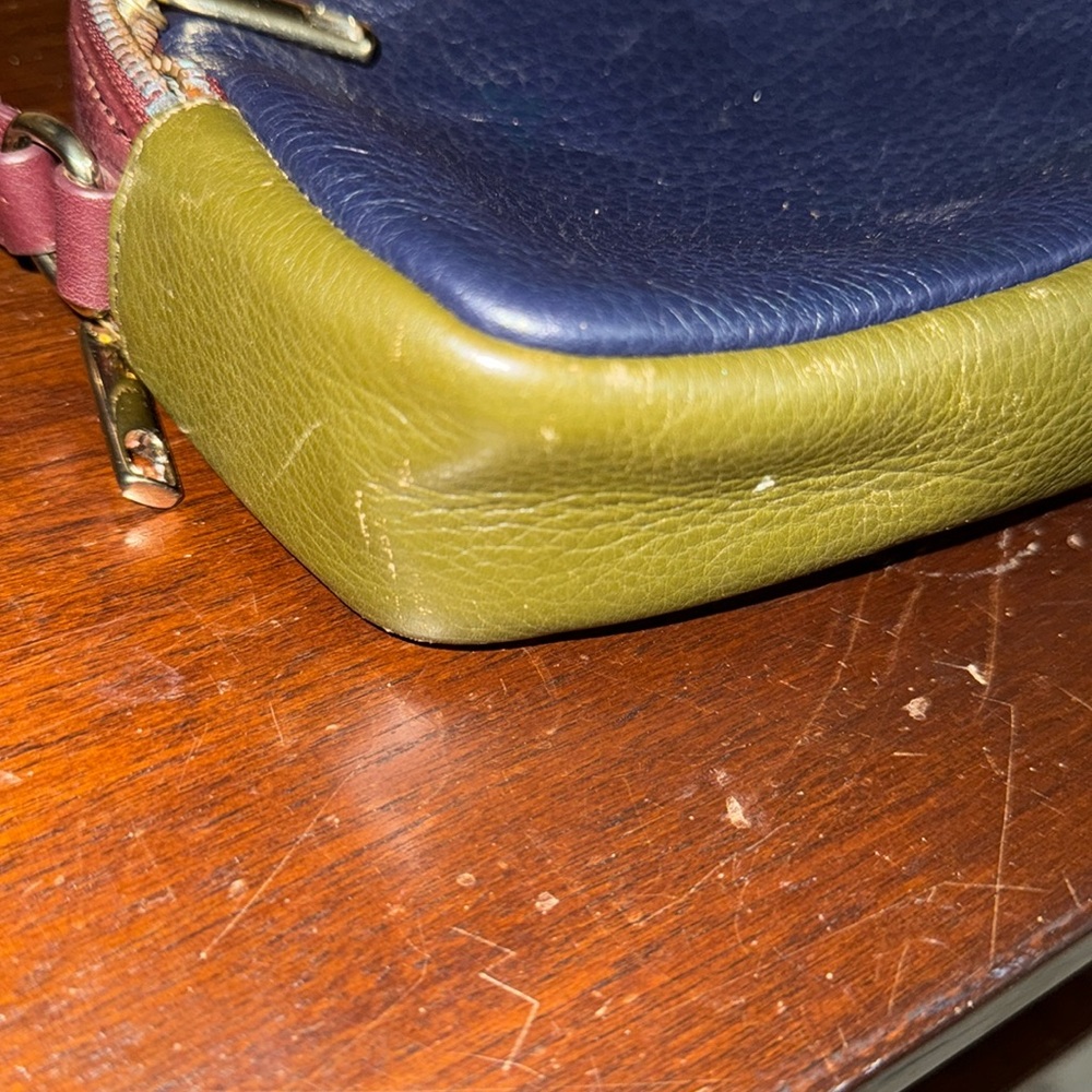 Talbots crossbody - Picture 3 of 7